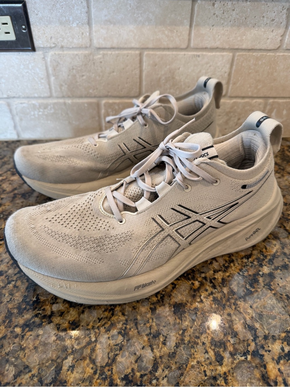 ASICS Men’s Gel Nimbus 26 Running Shoes